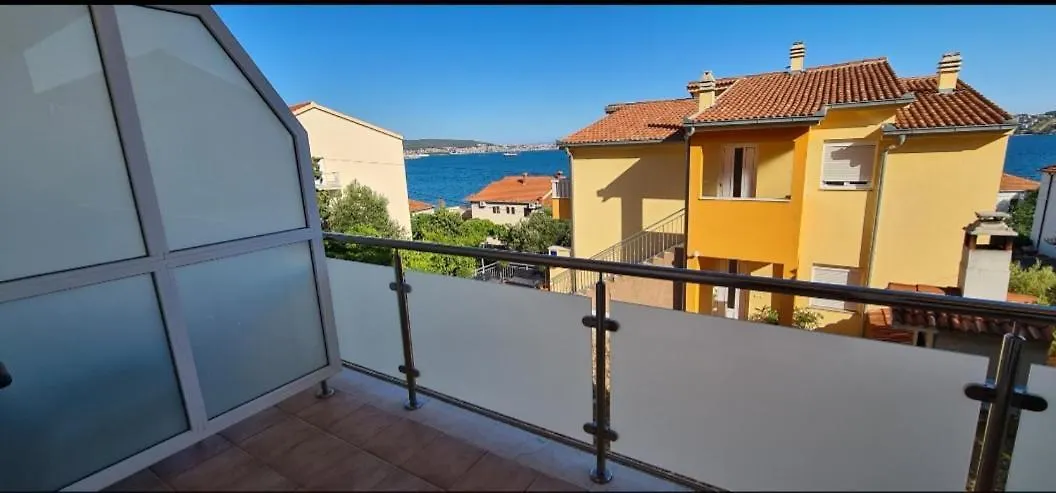 Penzion Apartmani Gizela Donji Seget