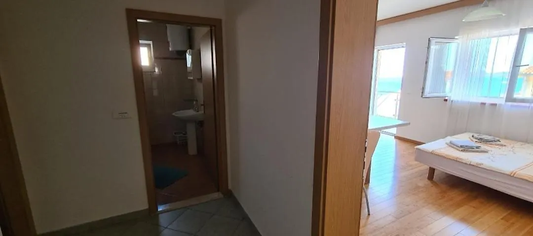 Apartmani Gizela Seget Donji Guest house
