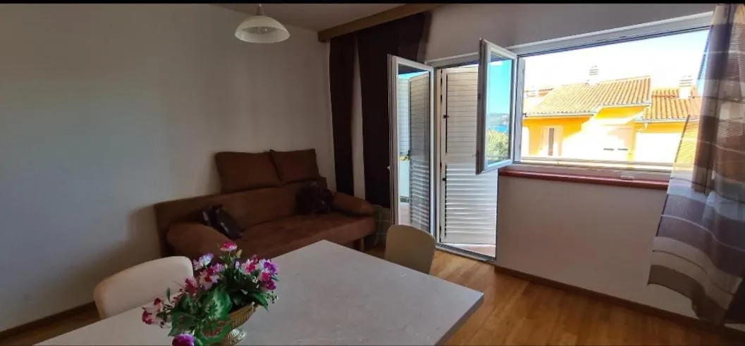 Guest house Apartmani Gizela Seget Donji